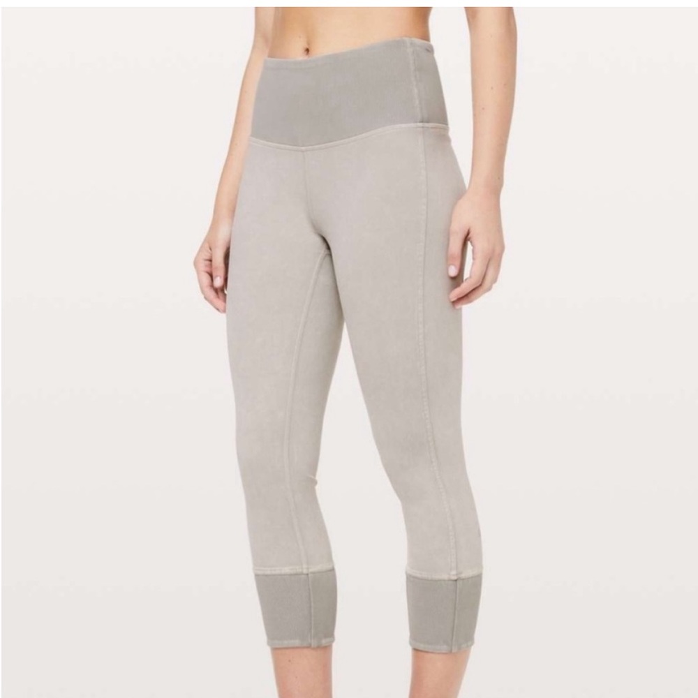 Lululemon WunderUnder Leggings, EUC women’s 10, highwaisted